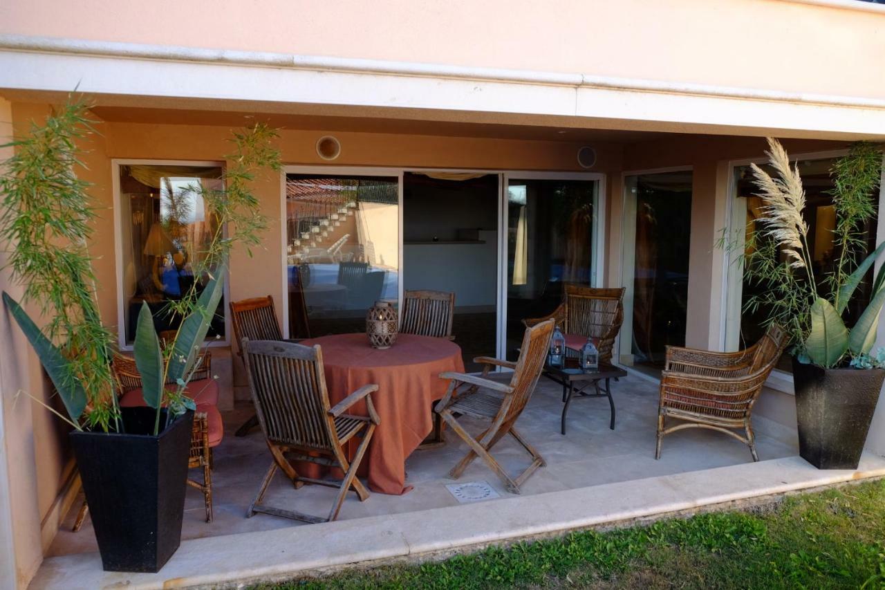 Apartamento Com Piscina Cruz Quebrada Exteriér fotografie